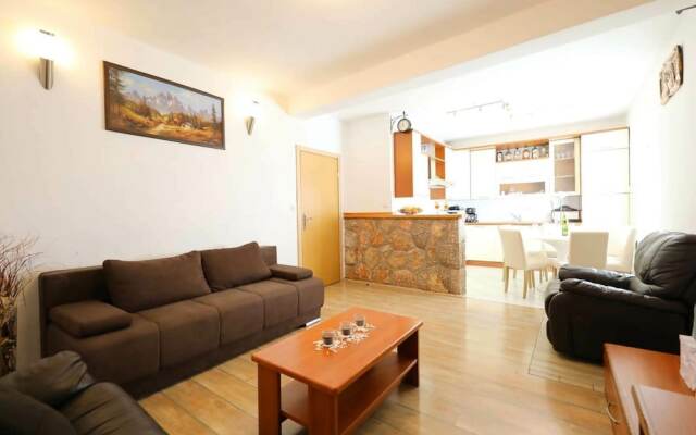 Charming Villa in Poličnik with Swimming Pool