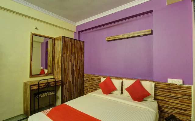 OYO 10321 Century Residency