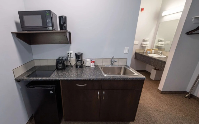 R & R Lakeview in Hardisty