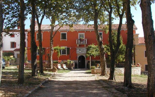 Apartments Lazzarini Battiala