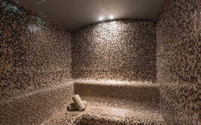 No5 Boutique Art Hotel by Mantis