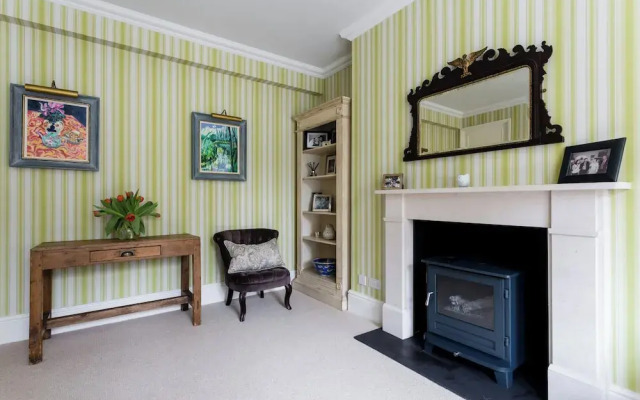 Elm Park Gardens XI by Onefinestay