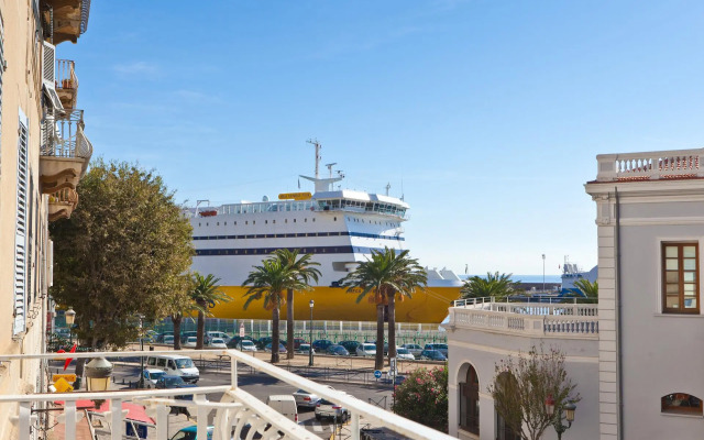Riviera Hotel
