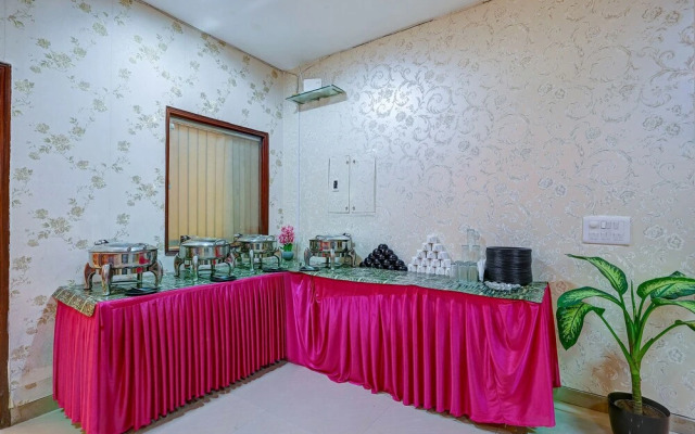 Fabhotel B Stays