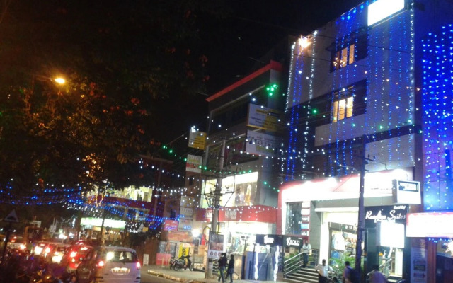 Roseline Suites - A Business Hotel