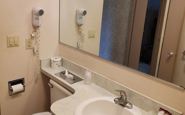 Richmond Inn & Suites