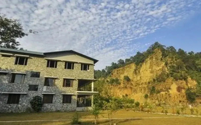 Pratiksha River Retreat