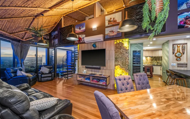 Burleigh Esplanade Beachfront Apartments