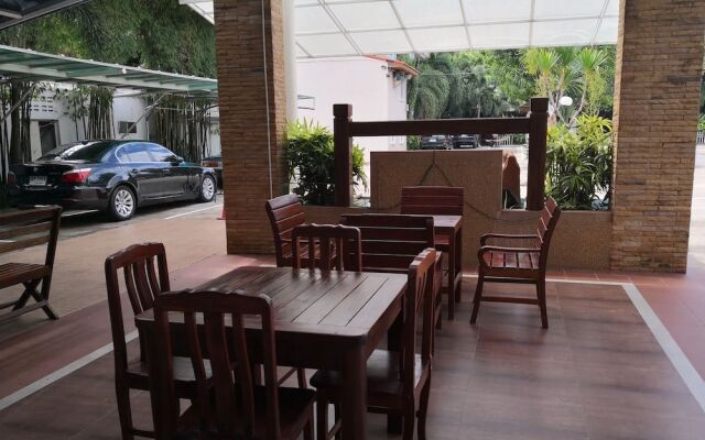 Baan Worachan Hotel
