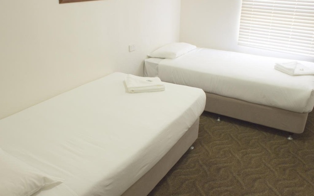 CBD Hotel Newcastle – Guest Rooms – Newcastle