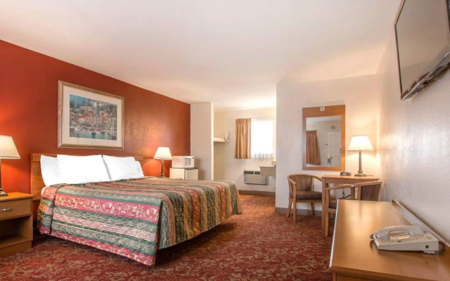 Rodeway Inn Fallbrook Downtown