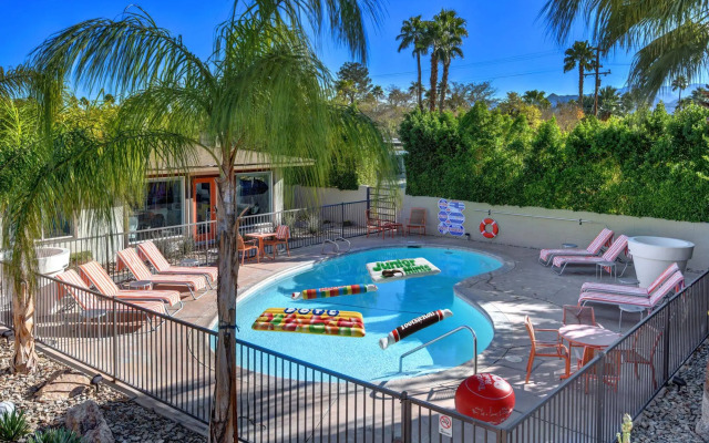 The Chuck Palm Springs