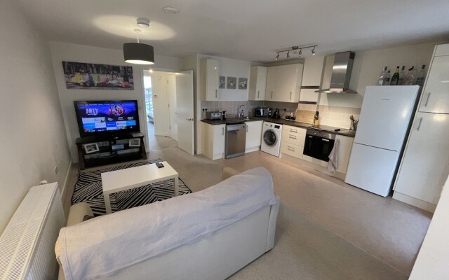 Luxury Brand New 6ppl Apartment, Cambridge Station