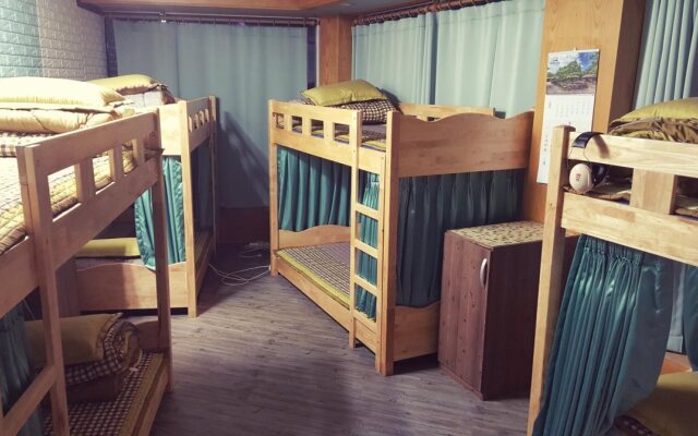 Elmar Guesthouse - Hostel