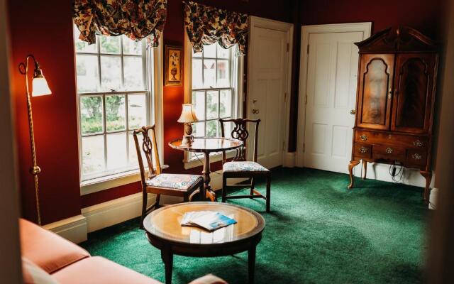 The Rochester Inn, A Historic Hotel