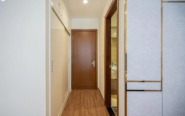 Long Apartment - Vinhomes Golden River