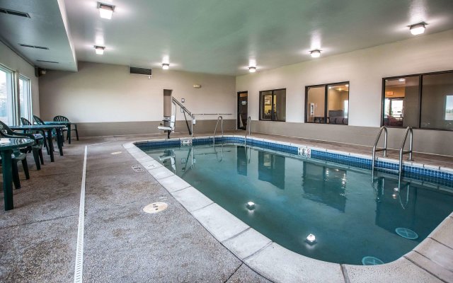 Quality Inn & Suites Mendota near I-39