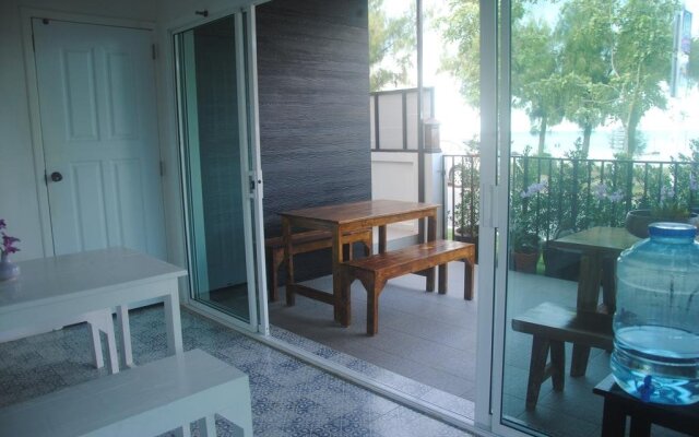Baan Aroka Beach Front
