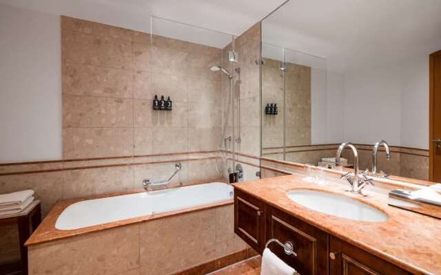 Lindner Hotel Frankfurt Main Plaza, part of JdV by Hyatt