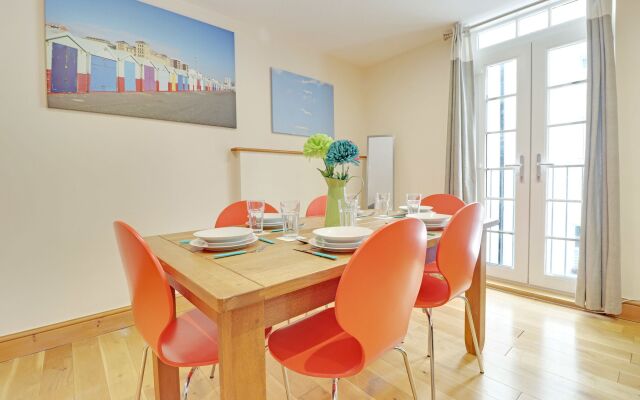 Brighton Getaways - Pebble Mews