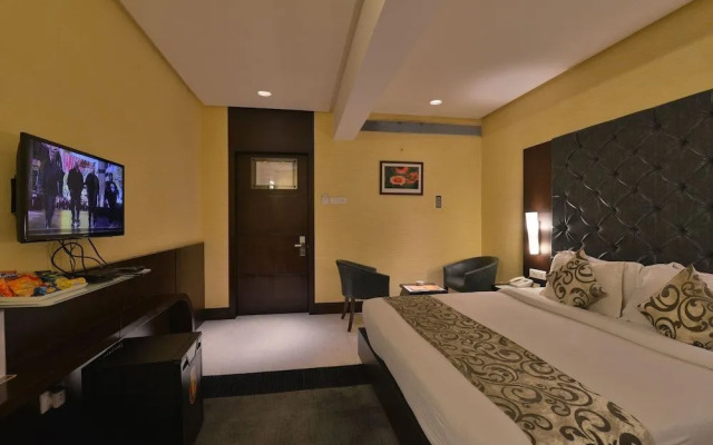 Hotel The Golden Oak Central by Citrus Prime