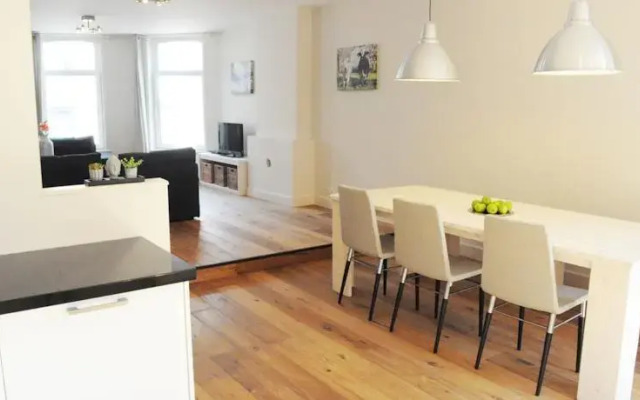 Lobby Apartment