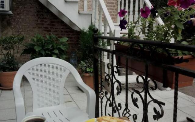 Old Tbilisi Narikala Apartment