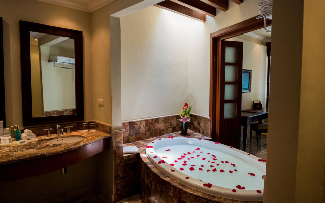 Valentin Imperial Riviera Maya – All Inclusive – Adults Only