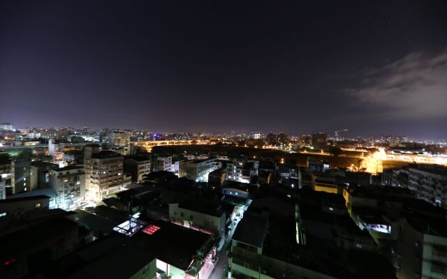 Central Land Hotel
