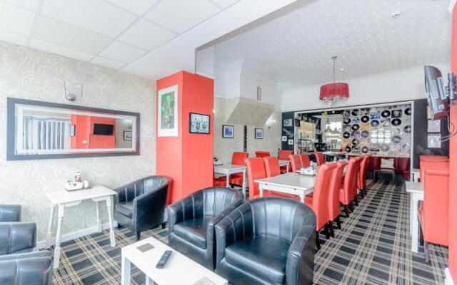 Benson Hotel - Small Families & Couples only