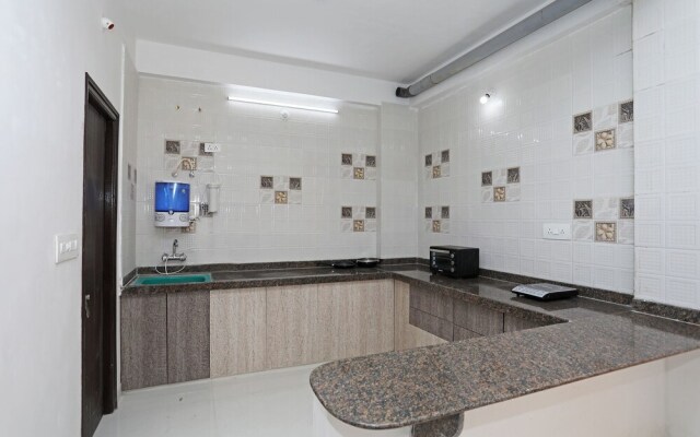 OYO 10067 Home Modern 2BHK Gulab Bagh