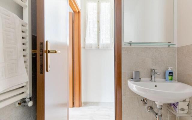 La Casina nel verde, 100 mt dal MARE!!!