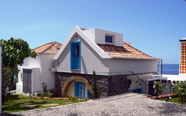 Casa das Bandeiras by ETC Madeira