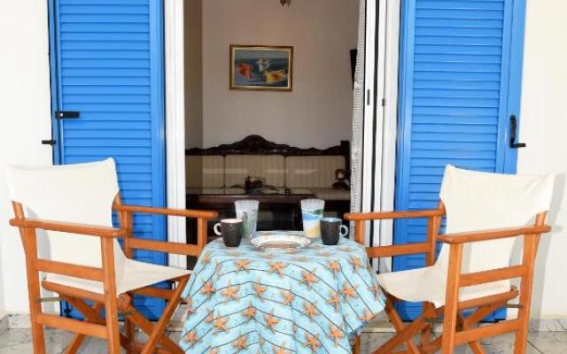 Andros 2 berdrooms 4 persons cycladic house.