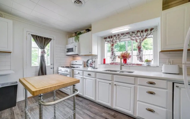 Private Plainfield Retreat w/ Gas Grill + Patio
