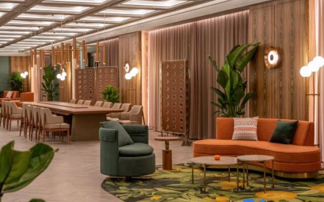Orange hotel (Hebi Art Center Store)