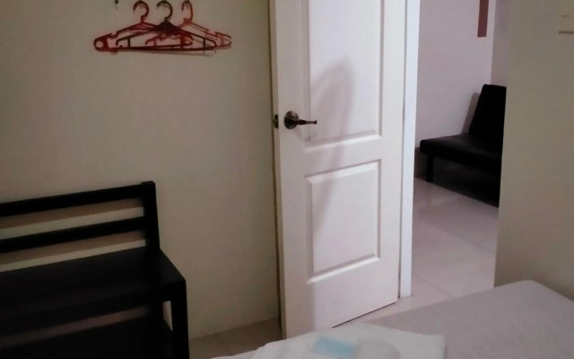 V.F. Riton Apartelle