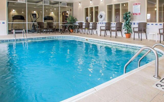 Comfort Inn & Suites Waterloo - Cedar Falls