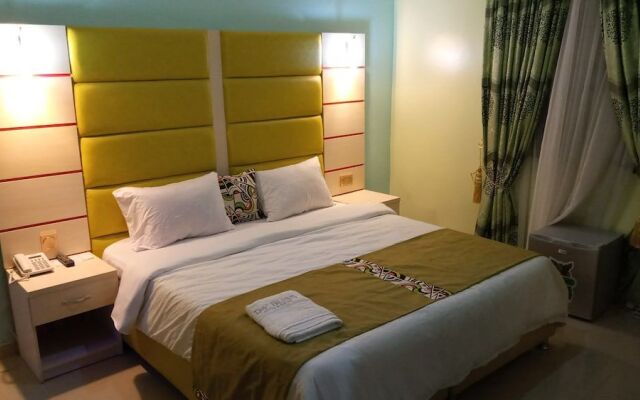 De'Bliss Gold Hotel & Suite