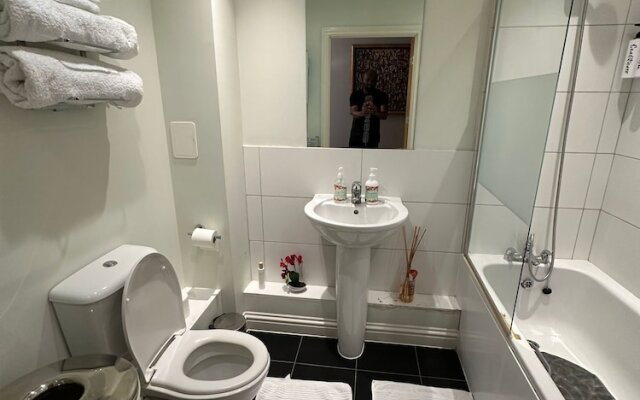 Tony's Court, Beautifully Furnished 2bedrooms Flat