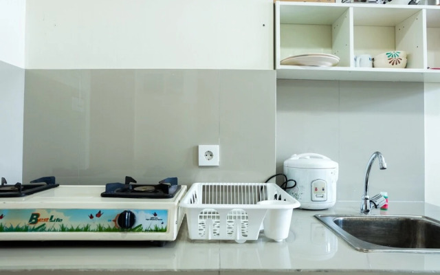 Relax Studio Apartment at Puri Orchard