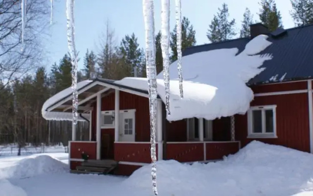 Northern Star Wilderness Ranch & Biker Lodge