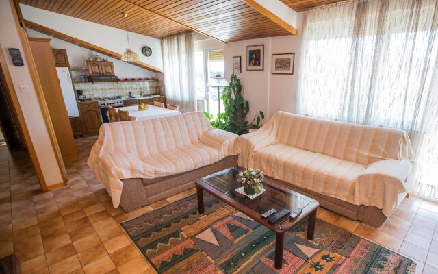 Apartments Lončar