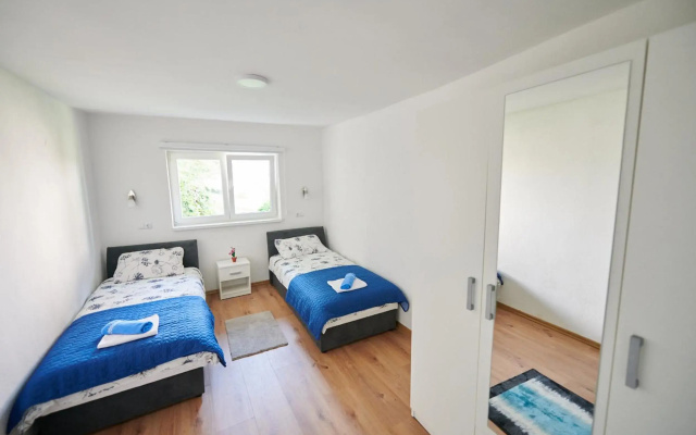 Lovely House Apartment
