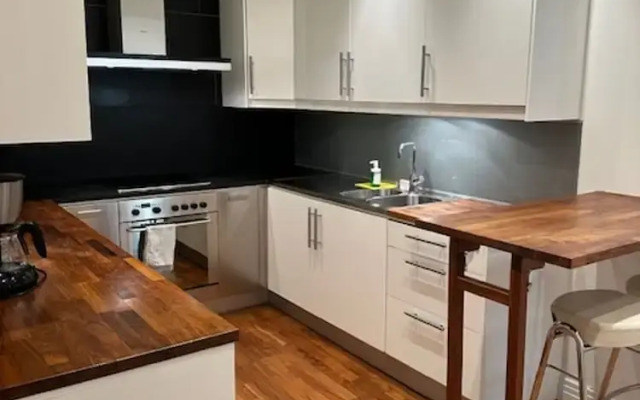 Luxury Apartment in City Hotspot