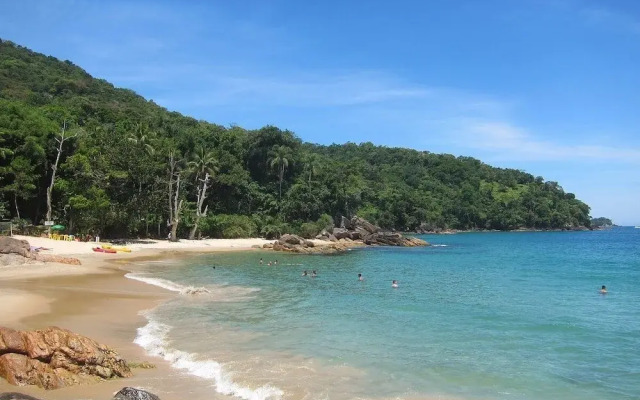 Apartamento novo com piscina, condomínio Ubatuba