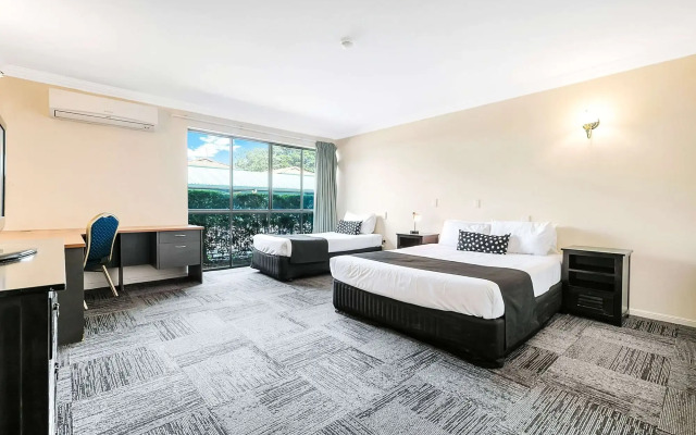 Comfort Hotel Pacific Cleveland