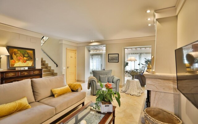 El Patio de los Jazmines "Boutique-House"