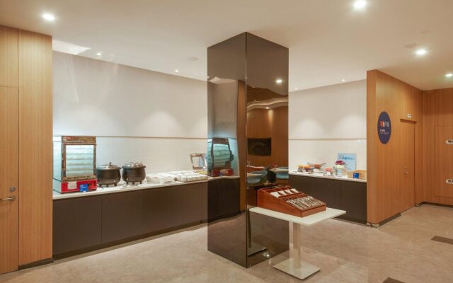 Holiday Inn Express Shanghai Xuhui Binjiang by IHG