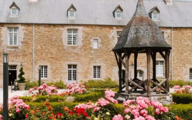 Hôtel de L'Abbaye Le Tronchet - Handwritten Collection